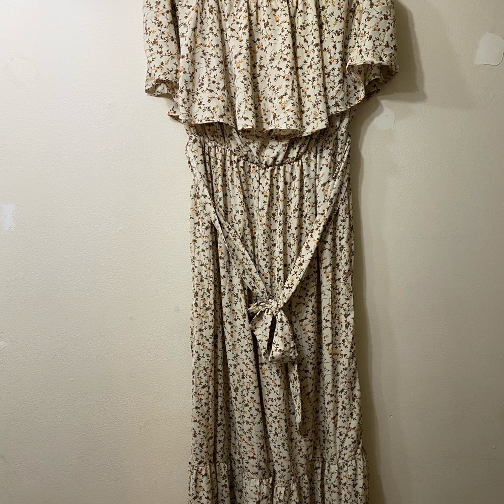 Umgee- Cream, floral romper. Size XL